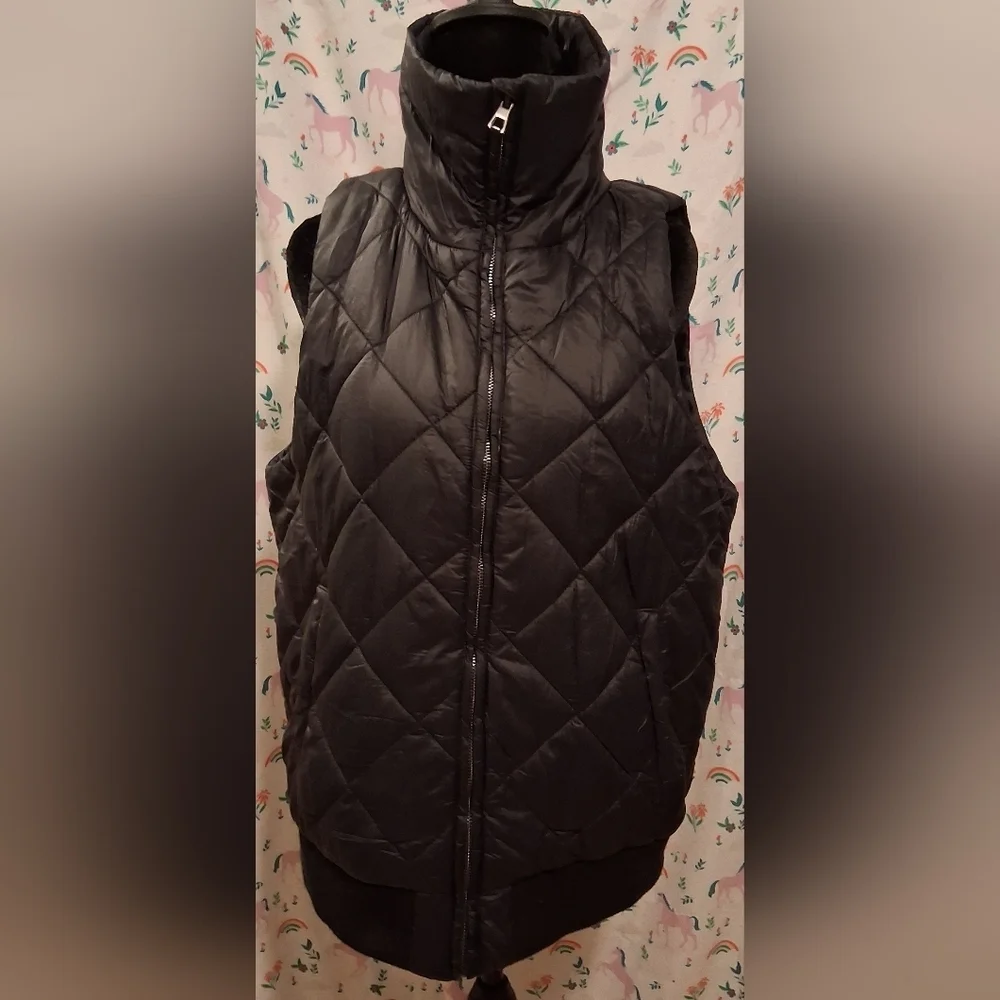 EUC Tuckernuck Jackson Black Puffer Quilt Waterproof Casual Winter Vest SZ L